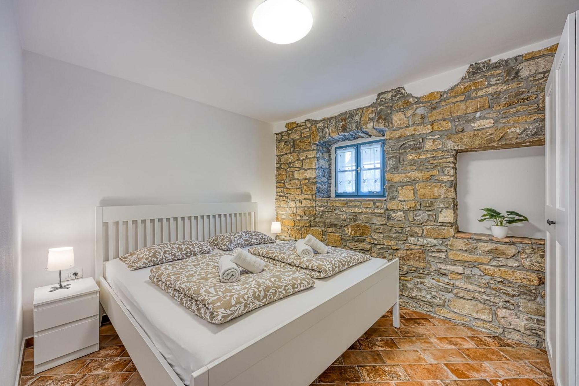 Ferienwohnung Istrian Casa Pr Marici Pobegi Exterior foto