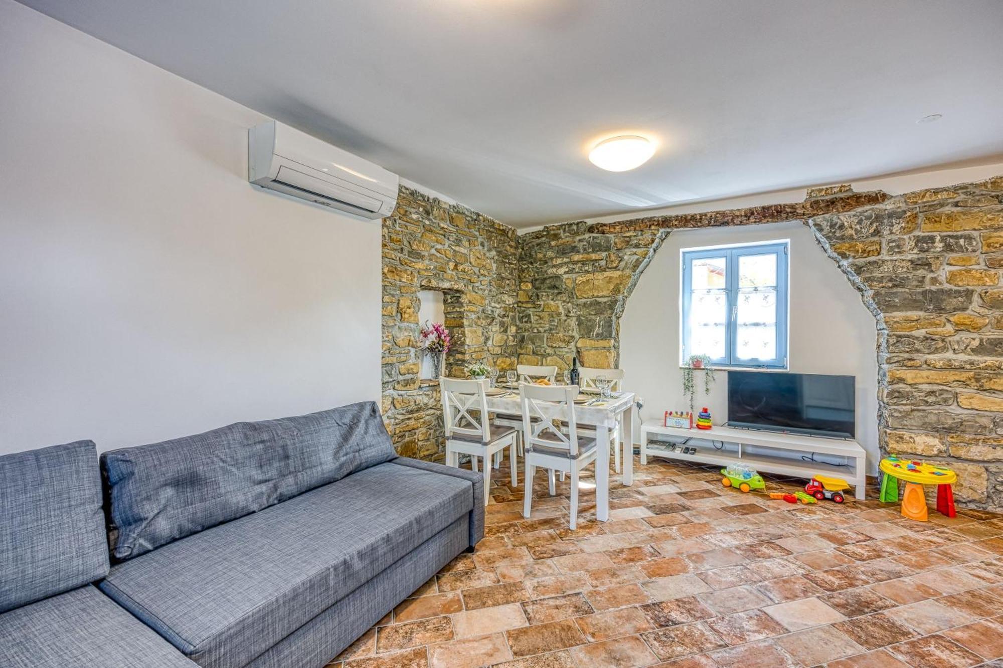 Ferienwohnung Istrian Casa Pr Marici Pobegi Exterior foto