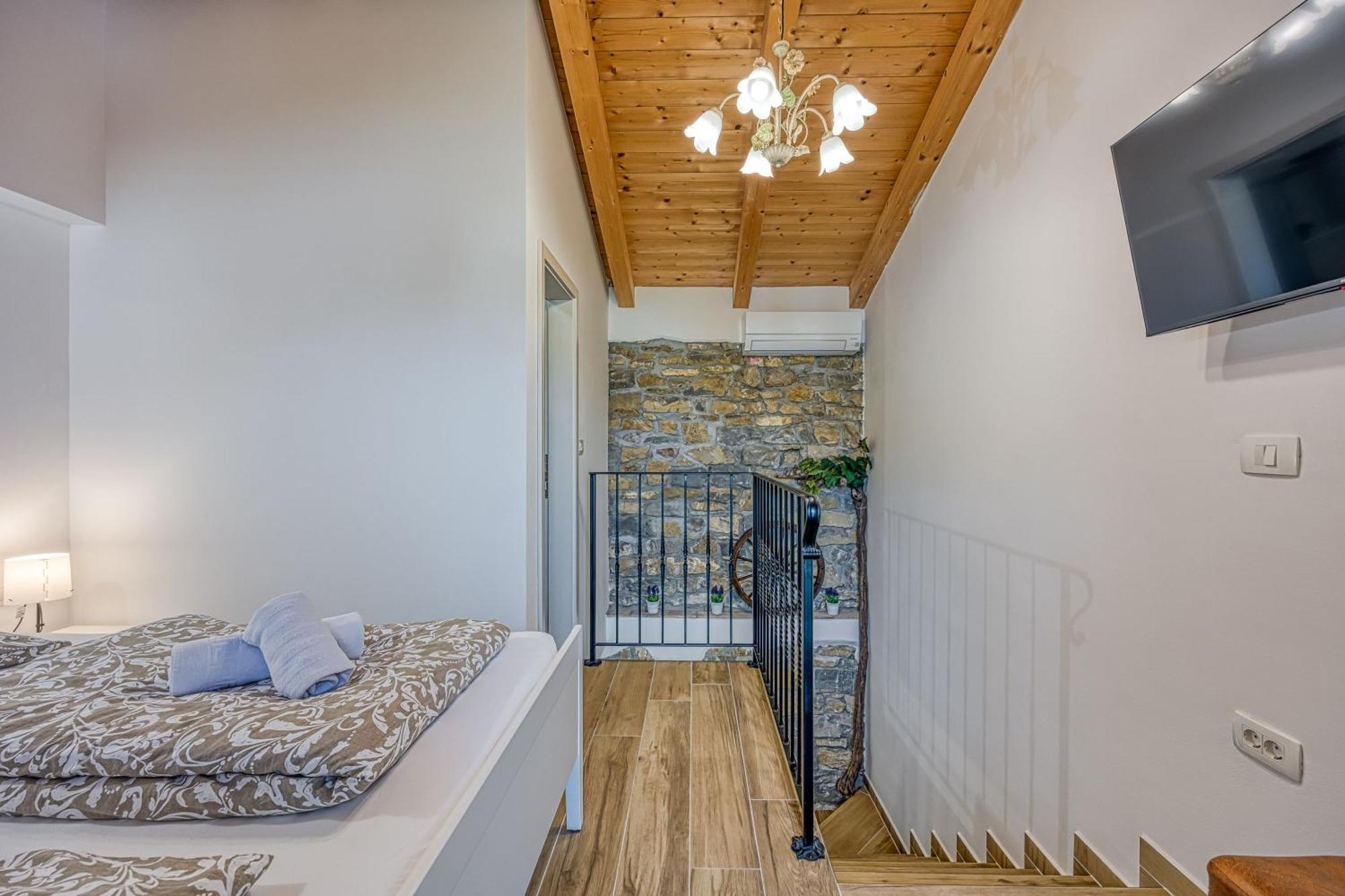 Ferienwohnung Istrian Casa Pr Marici Pobegi Exterior foto