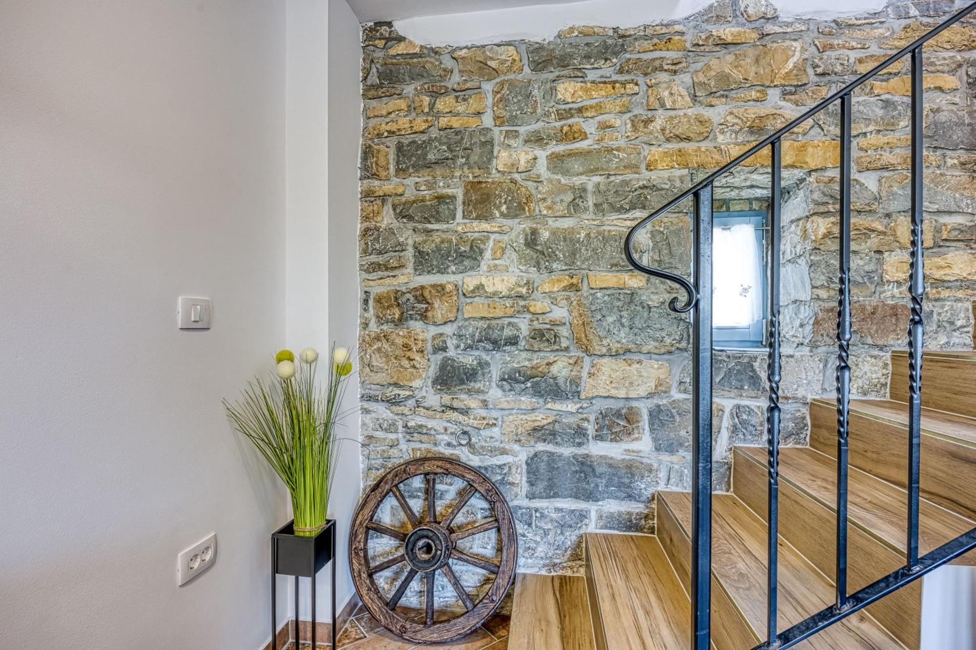Ferienwohnung Istrian Casa Pr Marici Pobegi Exterior foto